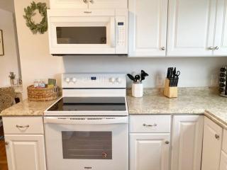 The Rustic Retreat- close to downtown - 4