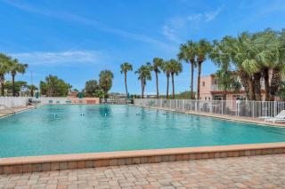 Picturesque Waterfront Studio - Clearwater Beach - 4