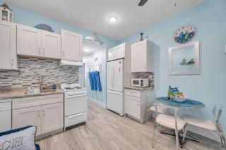 Picturesque Waterfront Studio - 3