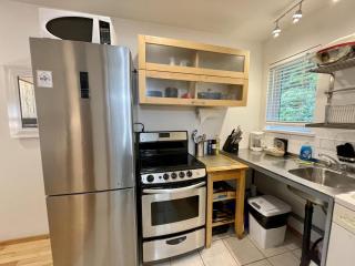 Cozy Cabin Centrally Located Close To Walking Trails And Beaches! - Ucluelet - 5