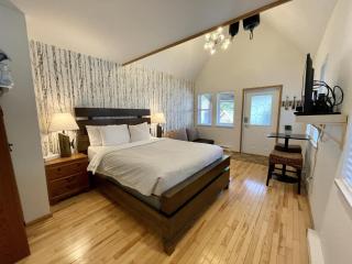Cozy Cabin Centrally Located Close To Walking Trails And Beaches! - Ucluelet - 3