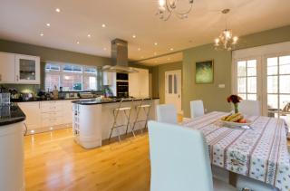 Leafy Suburban Bed and Breakfast - Northwood - 8
