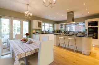 Leafy Suburban Bed and Breakfast - Northwood - 7