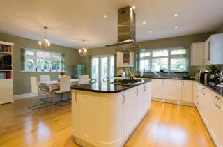 Leafy Suburban Bed and Breakfast - Northwood - 6