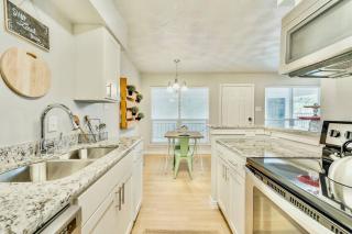 Global Cup The Urban Nook Arboretum Tickets Included - 2