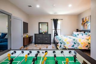 Luxurious 5BR Home Sleeps-14 - Houston - 9