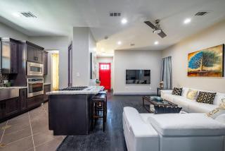 Luxurious 5BR Home Sleeps-14 - Houston - 5