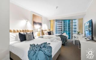 Interconnecting 2 Bedroom Unit at Legends — Q Stay - 7