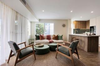 Aquarius Apartment 9 - 0