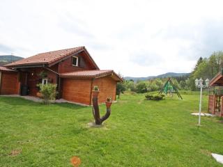 Chalet en bois avec jardin, proche ski et randonnée, équipé pour 8 pers. à Vagney, Vosges - FR-1-589-283 - 8