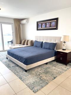 Maho Beach House - Grand Ocean Suite - 2 Bedroom - Maho Reef - 3