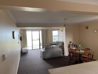 Horizons Unit 2 Beachfront Unit - Bargara - 4