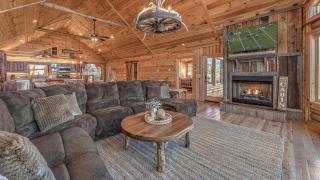 Log-Off Lodge - Blue Ridge - 7