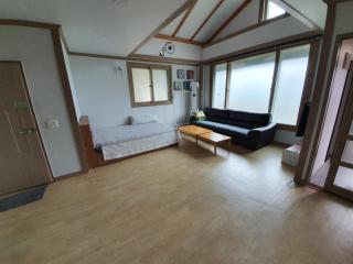 Gyeongpodae Darakbang - 1