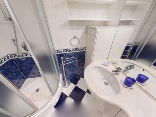 Grand 2 pièces climatisé avec terrasse et garage privé près de la mer - FR-1-196-311 - Menton - 1