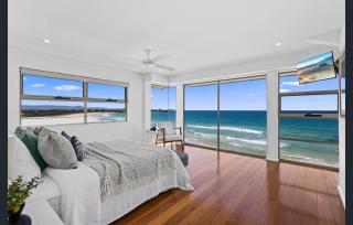 Sea View - Absolute Beachfront Shellharbour - 4