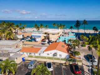 Tropic Isle Hotel & Apartment - 2