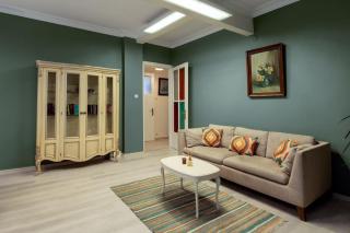 Spacious & Peaceful 2BR Central Apt. W/ Balcony - Istanbul - 0