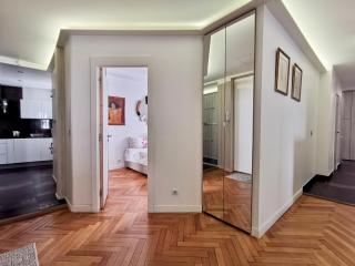 LUXURY BAQUIS - 1