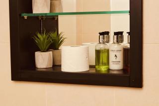 Deluxe City Modern Apt&Free Parking no Balcony - Leeds - 9