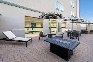 La Quinta Inn & Suites by Wyndham Maricopa Copper Sky - Maricopa - 1