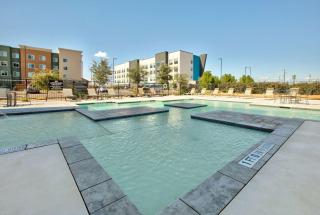 La Quinta Inn & Suites by Wyndham Lubbock Southwest - Lubbock - 2