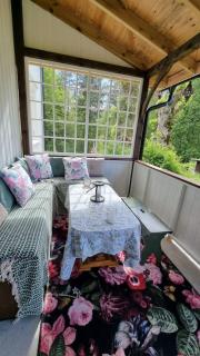 Romantic farmhouse with idyllic garden - 1