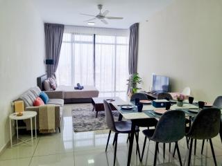 Lavish Beacon Executive Suites by Bin Dao Wu Homestay Penang - George Town - 3