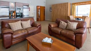 Cameron House Lodges - 2