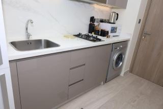 Superb Studio by The Creek view - Dubai - 5