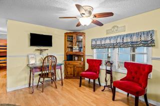Fanci's Hideout - Atlantic Beach - 9