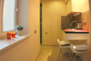 Mirror Pink Studio Apartment - 9