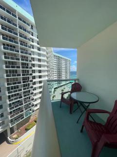 Amazing Apartment on hollywood beach TIDES - 1