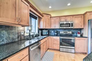 Patio and King Suite Home 2 Mi to Dale Hollow Lake! - Frogue - 9