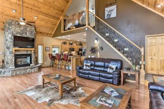 Spacious Lead Getaway with Private Hot Tub and Deck! - Lead - 4