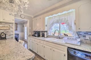 Bristol Retreat with Creek Access 2 Mi to Dtwn - 1