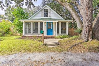 Cozy Home with Yard about 9 Mi to Dtwn Charleston! - Charleston - 8