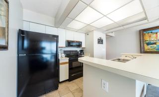 Edgewater Tower III 707 - 6