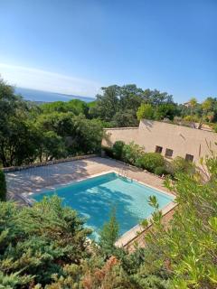 APPARTEMENT CLIMATISE - TERRASSE AVEC APERCU MER - GOLF DE ST TROPEZ - 4