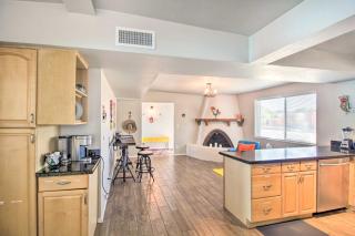 Vibrant, Colorful Tucson Abode with Pool and Hot Tub - Tucson - 3
