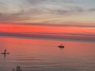 Modern Beach House long stay discounts - Sarnia - 0