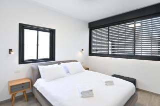 Summer Off by HolyGuest - Tel Aviv - 5