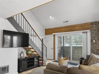 Cedar Village C107 - 4