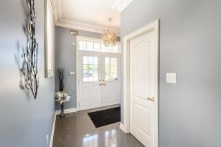 Beautiful Family Villa, Pond Facing with Huge Backyard - 2