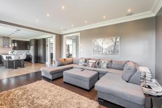 Beautiful Family Villa, Pond Facing with Huge Backyard - 8