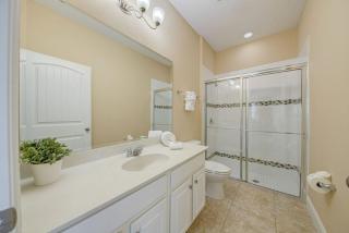576 - Stunning, modern home on resort community with private pool and spa - Davenport - 8