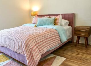 Newly Remodeled Midcentury Pink Flamingo Casa (40) - Phoenix - 6