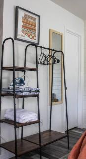 Adorable Ground Level Boho Studio Blocks From Dwntn-C - Tempe - 8