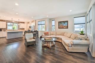 Stunning Oceanside Townhome - Walk to Beach! - 8