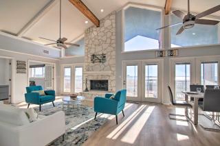 Sunny Lakefront Escape with Private Beach and Deck - Burnet - 7